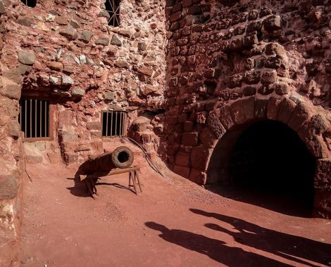 Portuguese-Castle-Qeshm-Island-Iran-Zhinotours