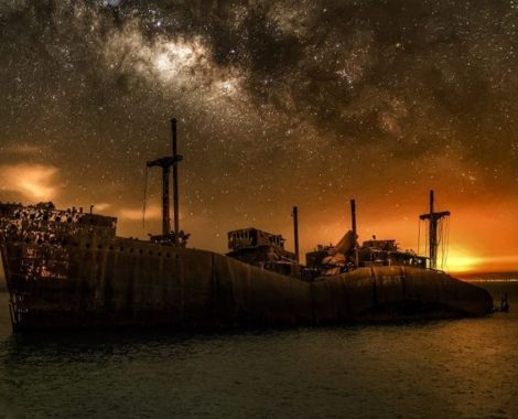 greek-ship-kish-Iran-zhinotours