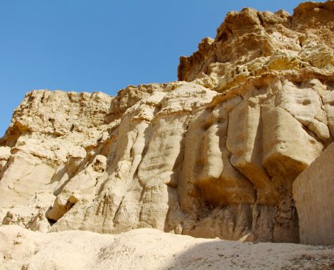 kharbas-caves-qeshm-Iran-Zhinotours
